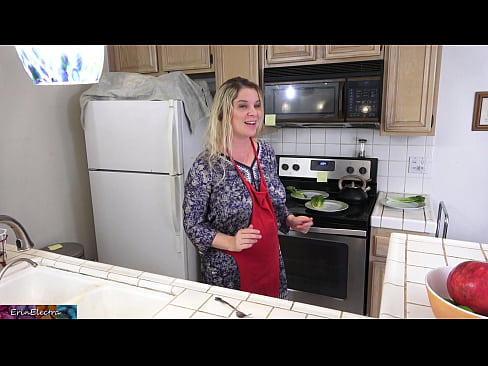 ❤️ A madrasta o ordenha na cozinha antes de sua data ❤❌ Porno vídeo em pt-br.pornosexphoto.ru ❌️