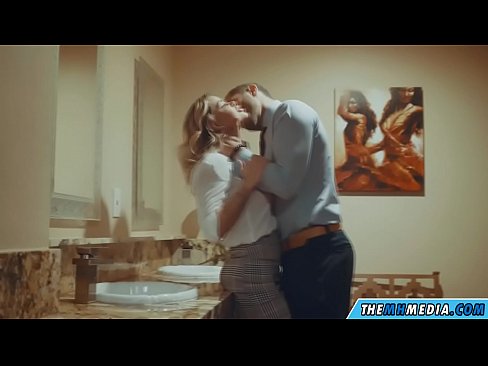 ❤️ Quando uma loira peituda o seduz em um banheiro público ❤❌ Porno vídeo em pt-br.pornosexphoto.ru ❌️
